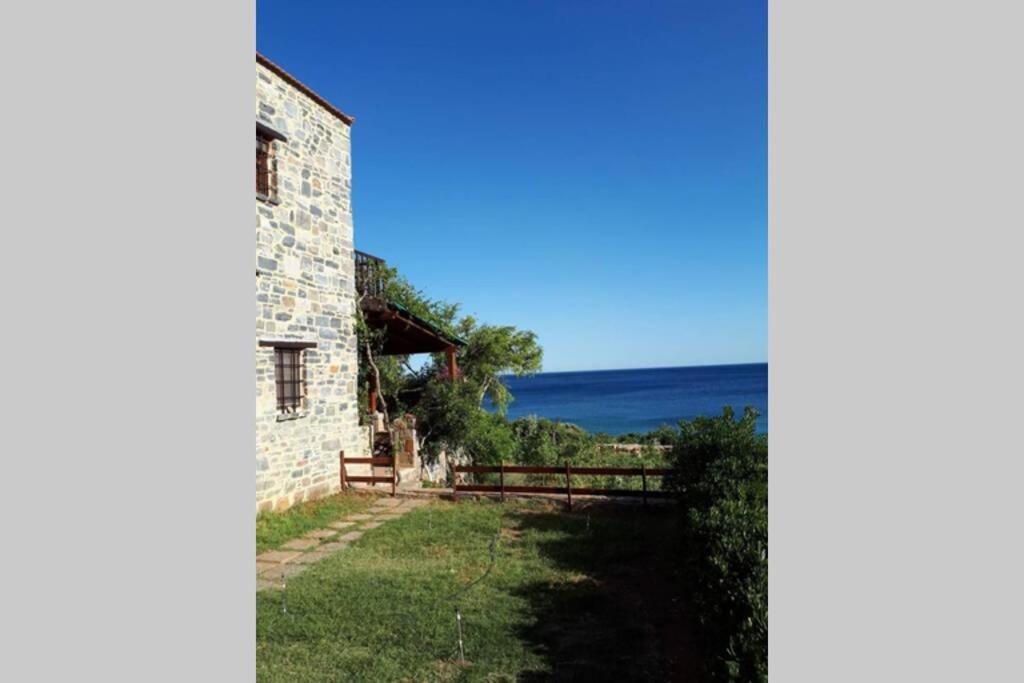 Traditional Stone House By The Sea... Kapetanianá 외부 사진