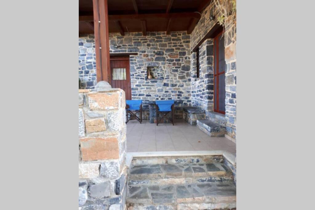 Traditional Stone House By The Sea... Kapetanianá 외부 사진