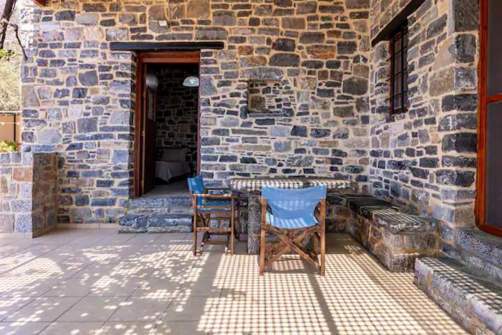 Traditional Stone House By The Sea... Kapetanianá 외부 사진