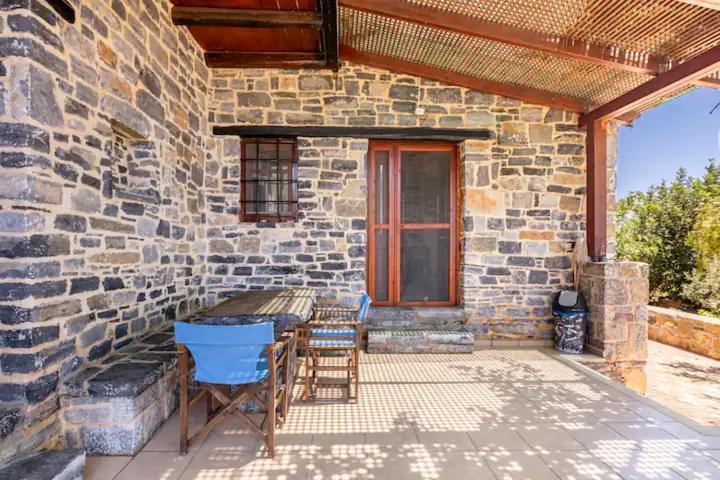 Traditional Stone House By The Sea... Kapetanianá 외부 사진